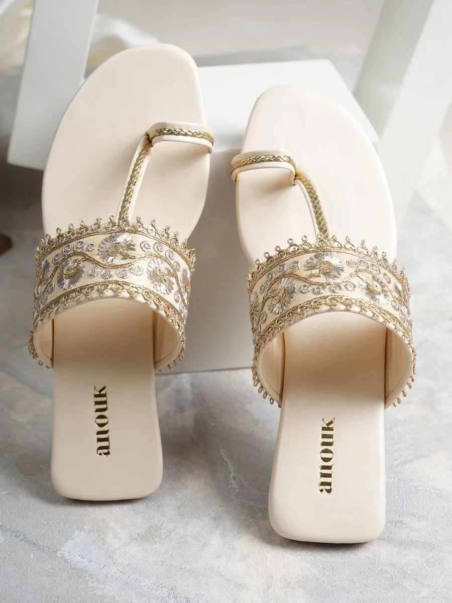 Anouk Anouk White Embellished One Toe Ethnic Flats