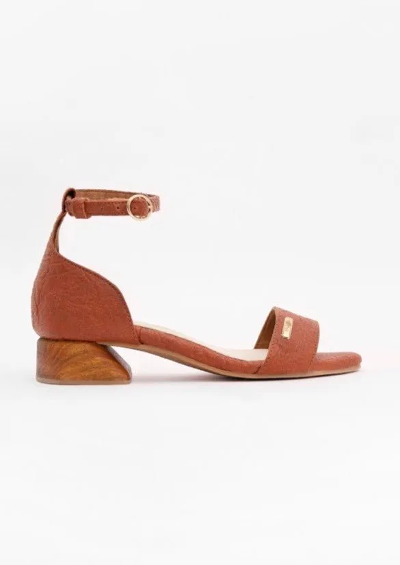Chicago Strap Heels in Canela