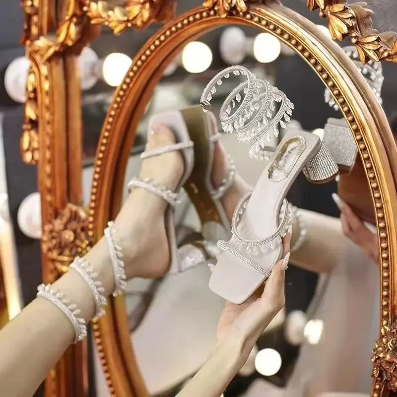 Hnzxzm 2024 Summer Luxury Women Sandals Fashion Square Head Rhinestone Pendant Crystal Mid Heel Party Wedding Shoes